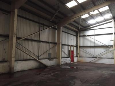 131 ft x 100 ft x 23 ft - (40m x 30.5m x 7m) Used Steel Building