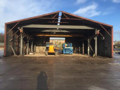 55 ft x 60 ft x 17 ft - (16.m x 18.3m x 5.2m) - FOLDAWAY