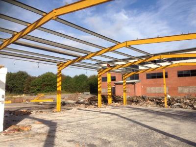 100 ft x 50 ft x 15 ft - (30.5m x 15.2m x 4.5m) used steel building