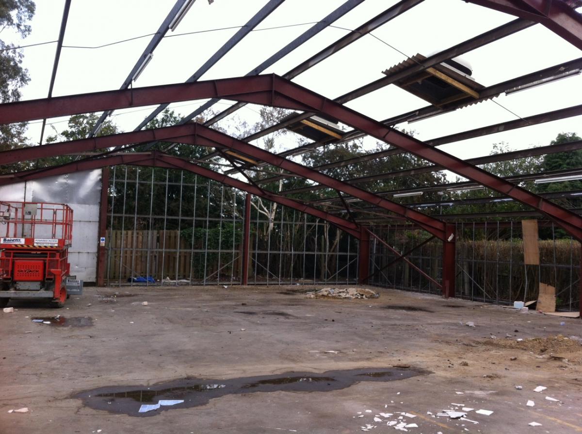 80 ft x 67 ft x 10 ft (24.4m x 20.4m x 3m) Used Steel Building