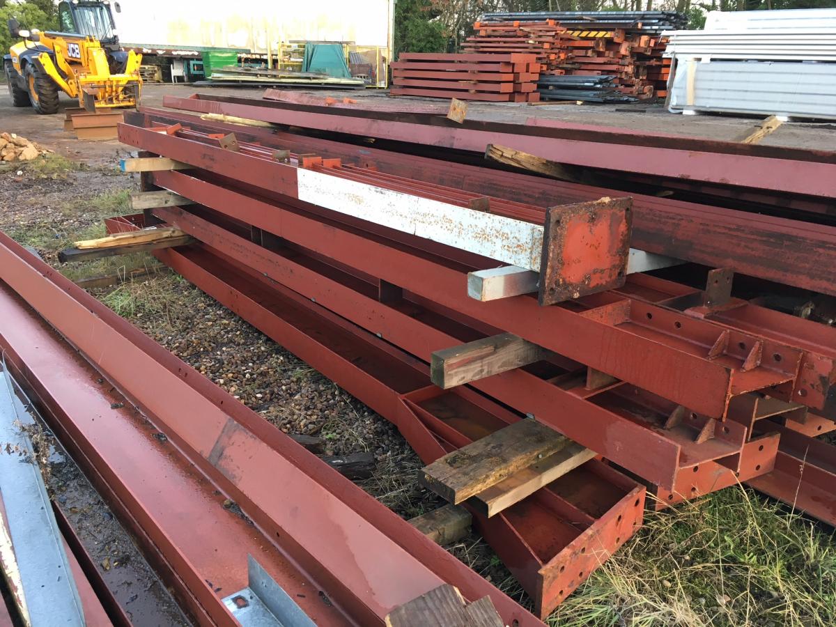 45 ft x 32 ft x 14 ft (13.7m x 9.8m x 4.3m) Used Steel Building