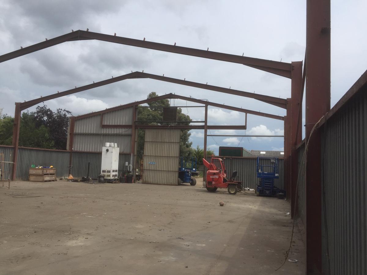 80 ft x 65 ft x 19 ft (24.4m x 19.8m x 5.88m) Used Steel Building