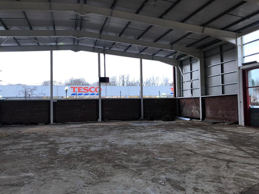 88 ft x 75 ft x 23 ft (27m x 22.9m x 6.9m) Used Steel Building