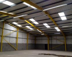 100 ft x 100 ft x 19 ft - (30.5m x 30.5m x 5.8m)