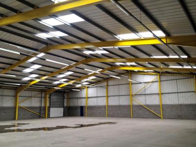 100 ft x 100 ft x 19 ft - (30.5m x 30.5m x 5.8m)