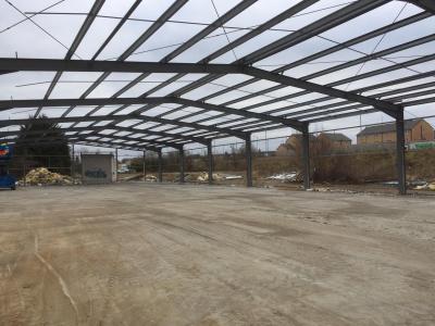 190 ft x 70 ft x 16 ft - (58m x 21.3m x 4.85m) Used Steel Building