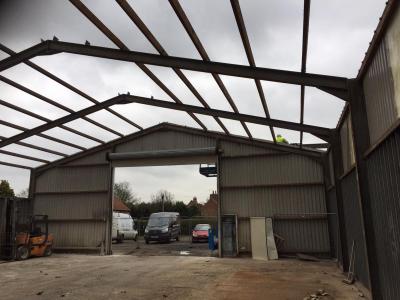 60 ft x 54 ft x 18 ft - (18.3m x 16.5m x 5.5m) Used Steel Building