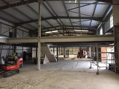200 ft x 47 ft x 20 ft - (61m x 14.3m x 6.1m) Used Steel Building For Sale