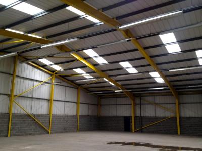 100 ft x 100 ft x 19 ft - (30.5m x 30.5m x 5.8m)