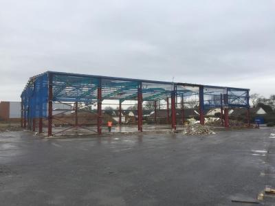 120 ft x 100 ft x 25 ft - (36.6m x 30.5m x 7.7m) Used Building for sale